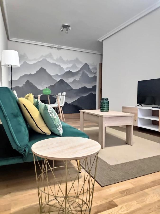 Apartamento Centrico Con Wifi Y Parking De Coche Tamano Medio Onís 外观 照片